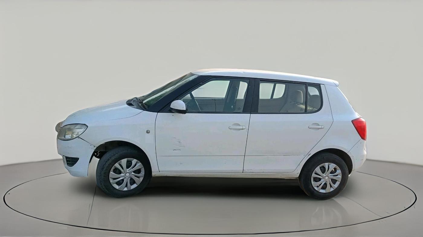 2013 Skoda Fabia AMBITION PLUS 1.2 MPI, Petrol, Manual, 1,15,959 km, exterior