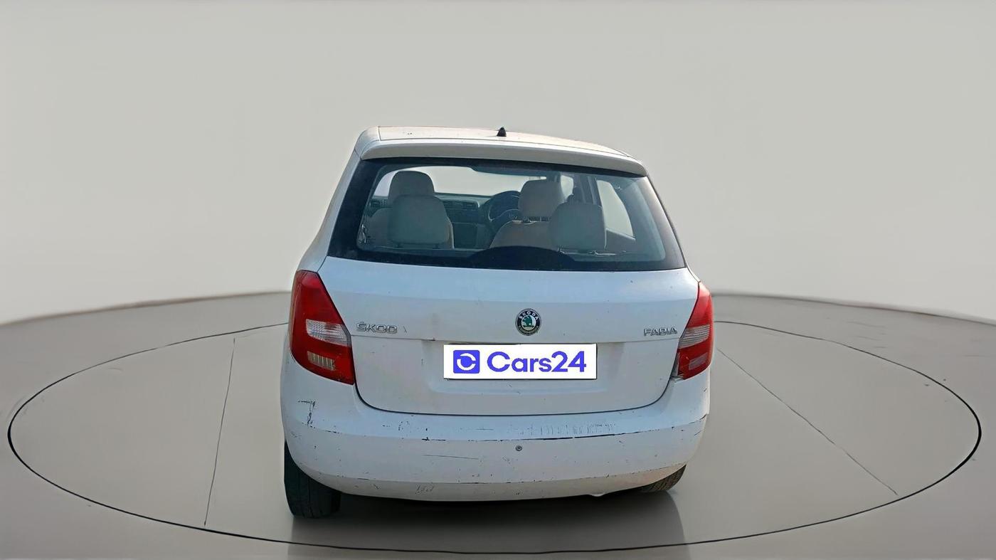 2013 Skoda Fabia AMBITION PLUS 1.2 MPI, Petrol, Manual, 1,15,959 km, exterior