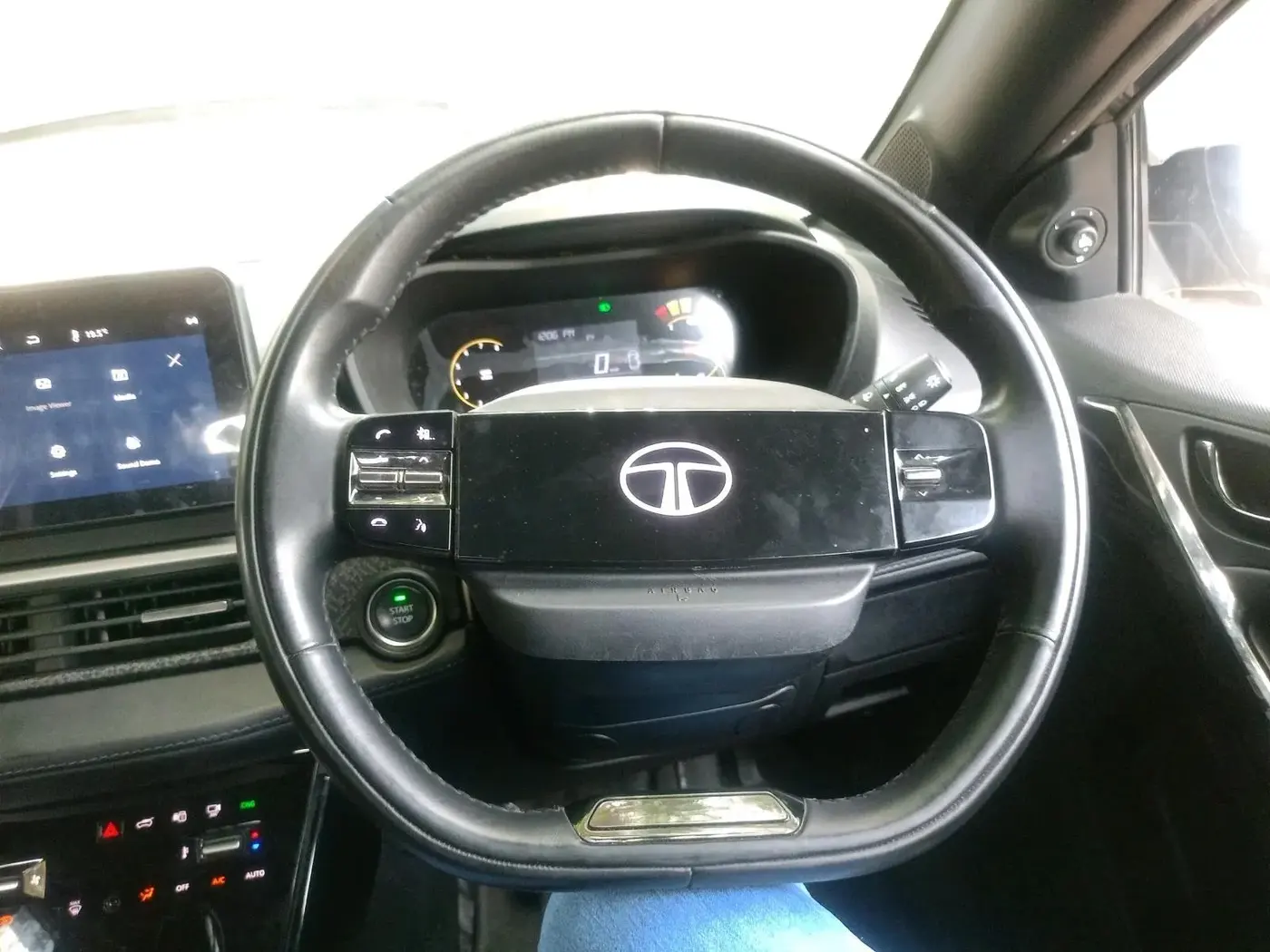 2025 Tata NEXON Creative Plus (S) 1.2 iCNG 6MT Dark Edition, CNG, Manual, 40,638 km, interior