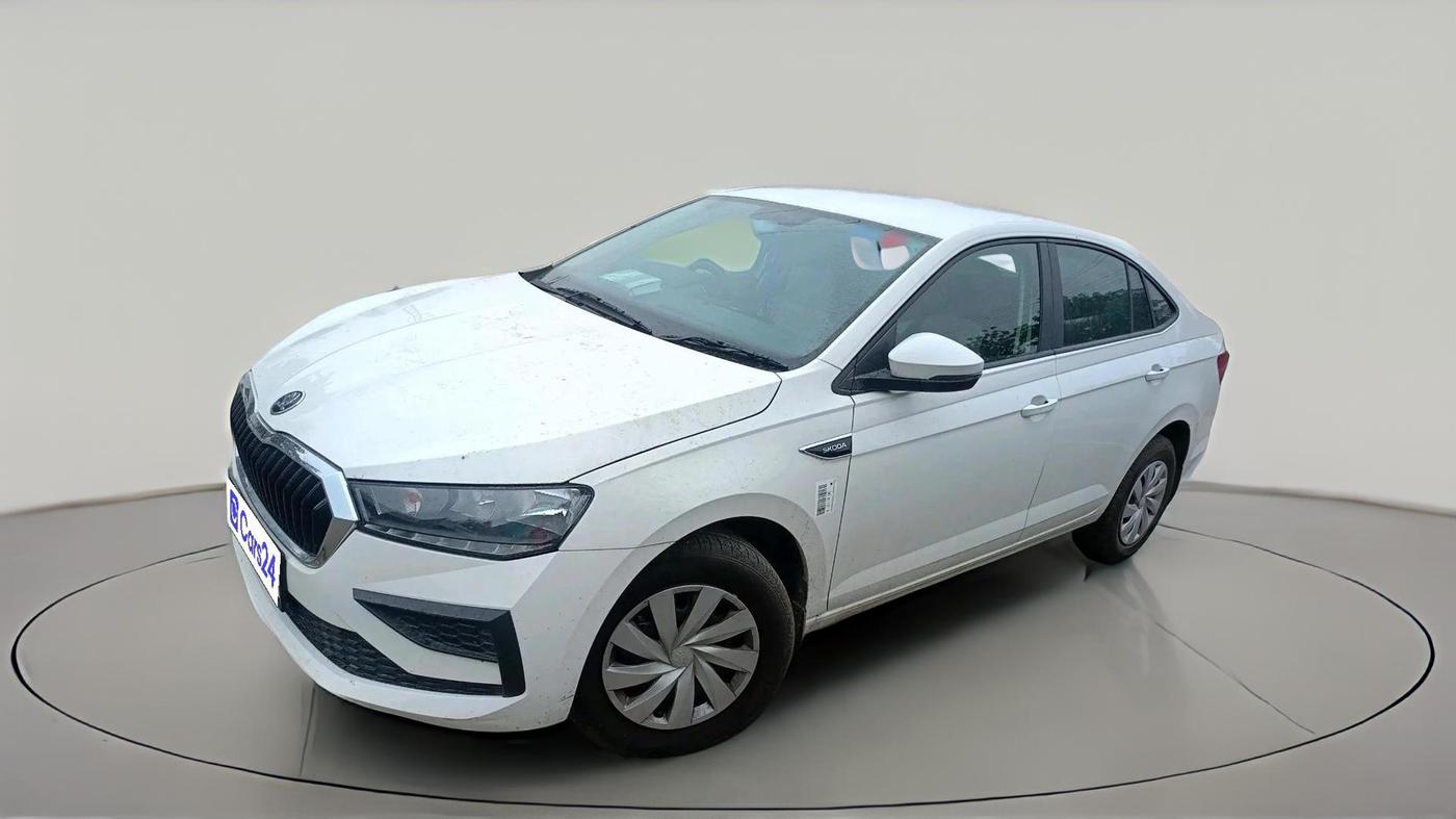 2025 Skoda SLAVIA Classic 1.0L TSI MT, Petrol, Manual, 5,949 km, exterior