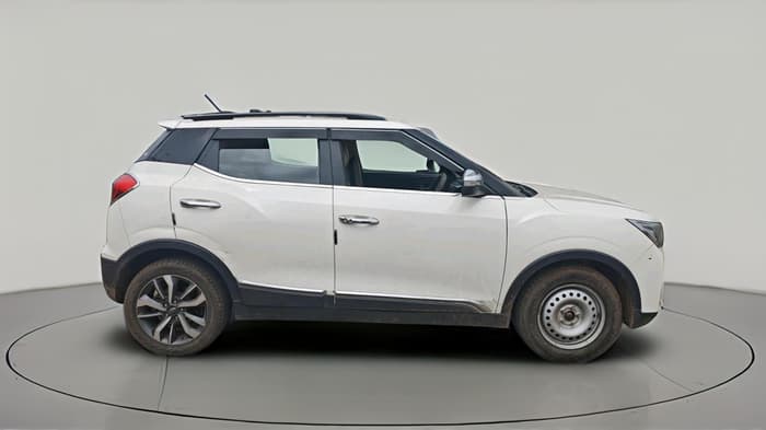 2021 Mahindra XUV300 W8 (O) 1.5 DIESEL, Diesel, Manual, 1,23,773 km, exterior