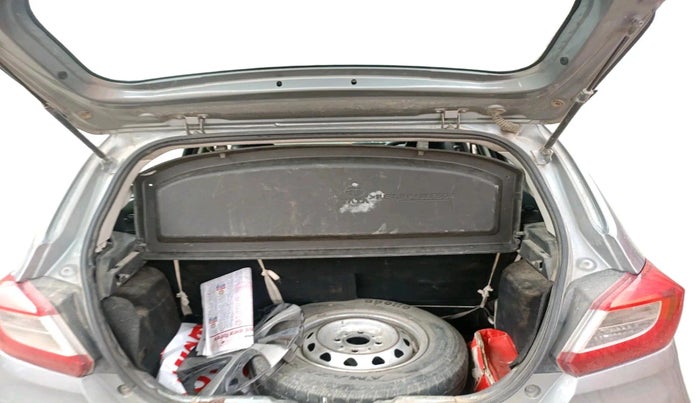 2018 Tata Tiago XT PETROL, Petrol, Manual, 1,96,017 km, exterior