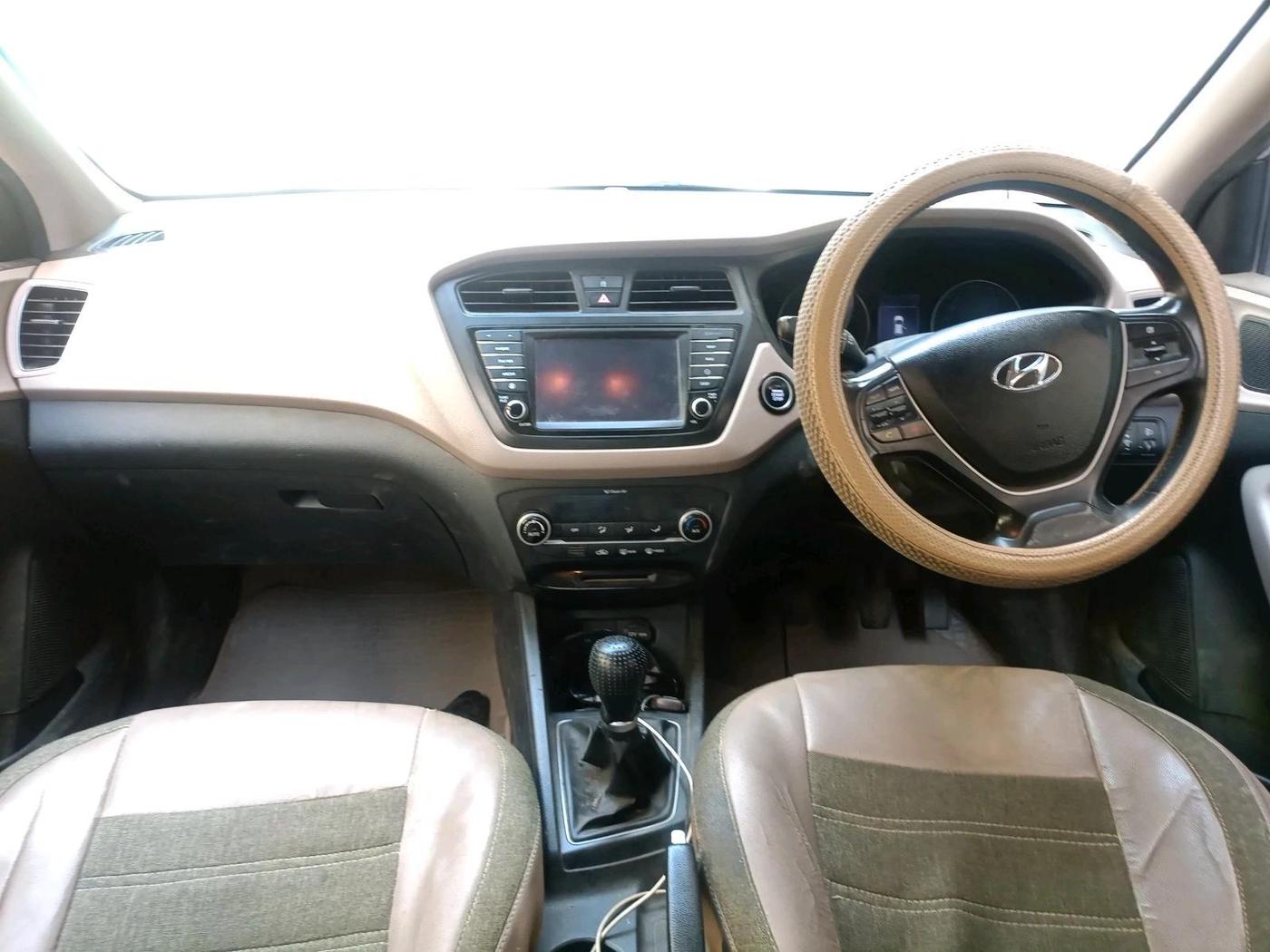 2016 Hyundai Elite i20 ASTA 1.2 (O), Petrol, Manual, 67,555 km, interior