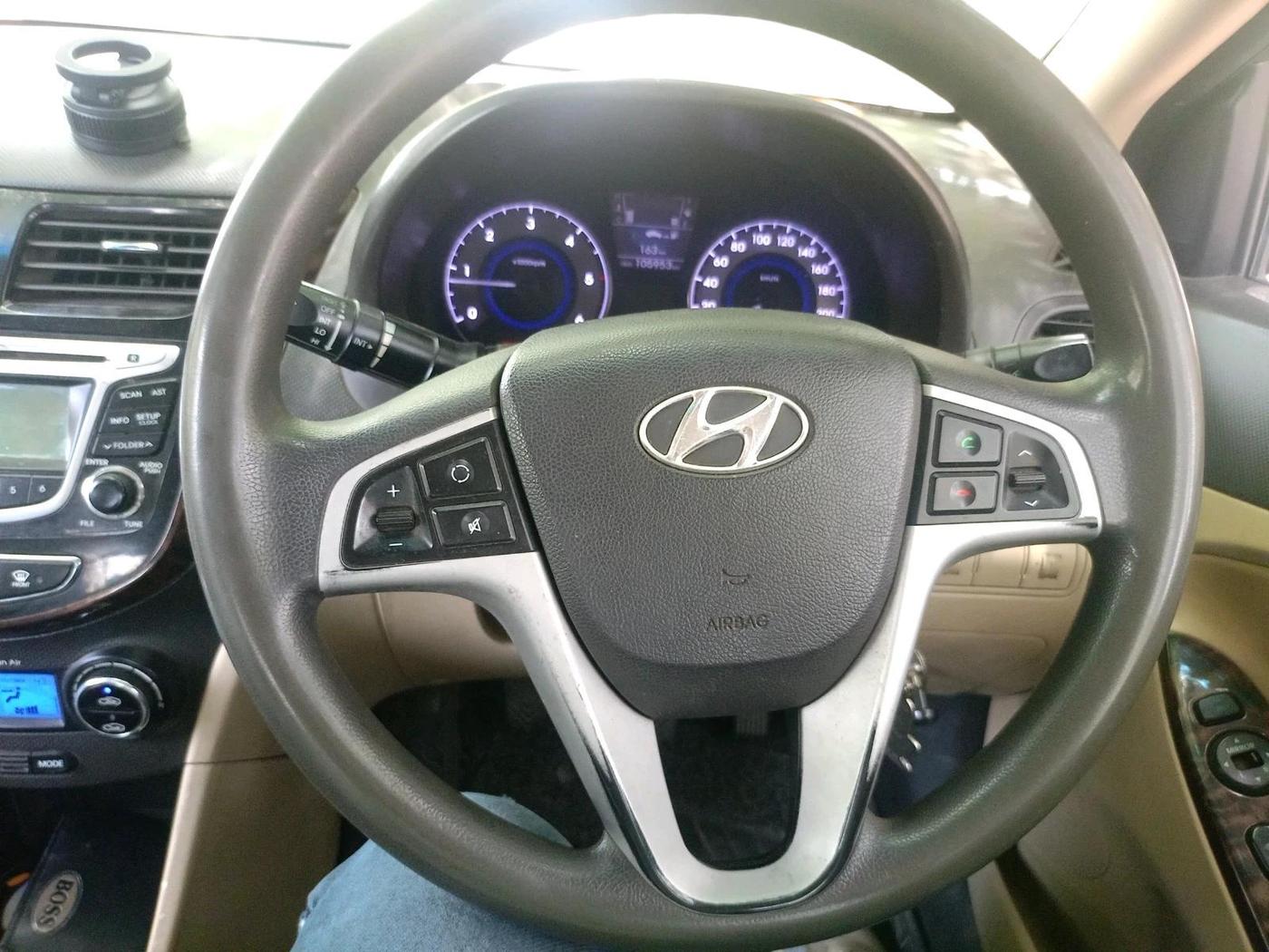 2012 Hyundai Verna FLUIDIC 1.6 CRDI SX, Diesel, Manual, 1,05,953 km, interior