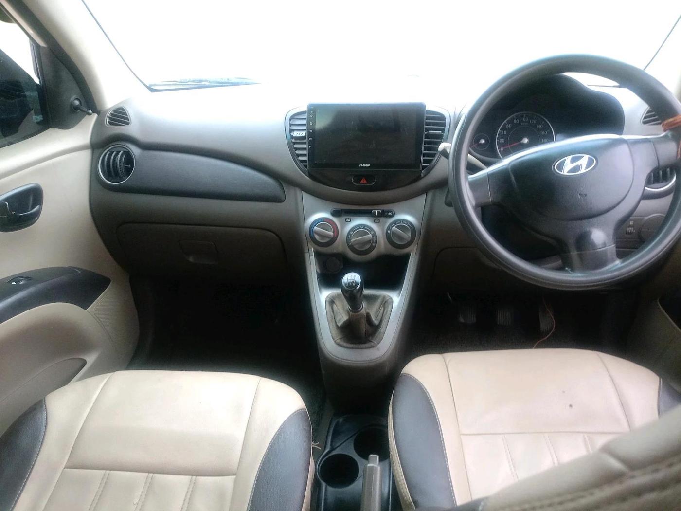 2011 Hyundai i10 ERA 1.1 LPG, Petrol, Manual, 1,28,274 km, interior