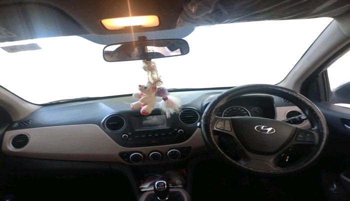 2017 Hyundai Grand i10 SPORTZ 1.2 KAPPA VTVT, Petrol, Manual, 60,669 km, interior