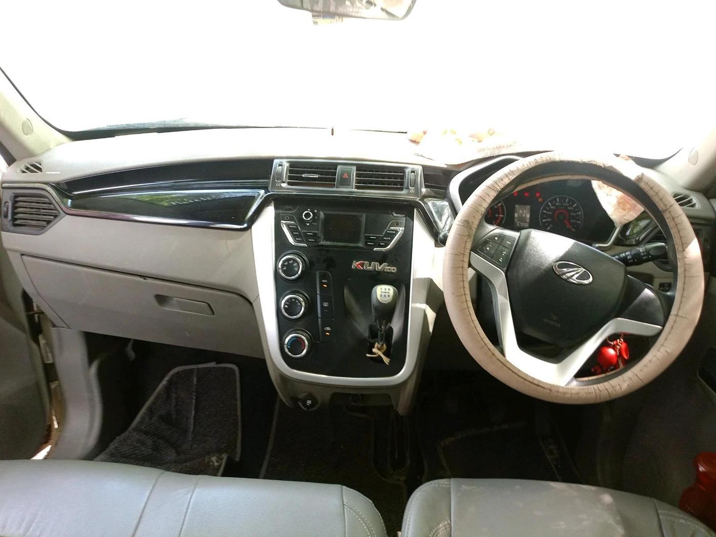 2015 Mahindra Kuv100 K8 D 6 STR, Diesel, Manual, 67,058 km, interior