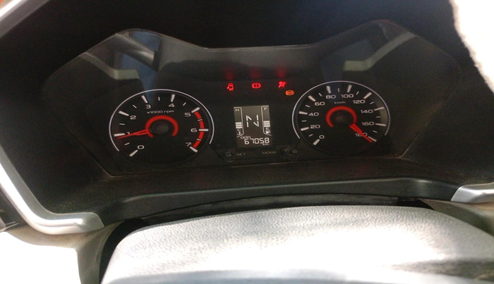2015 Mahindra Kuv100 K8 D 6 STR, Diesel, Manual, 67,058 km, interior