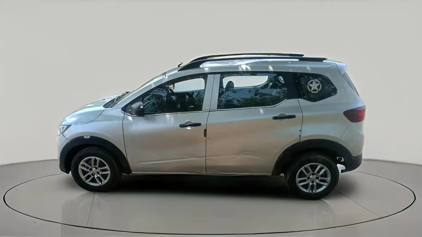 2022 Renault TRIBER RXL MT, Petrol, Manual, 1,17,809 km, exterior