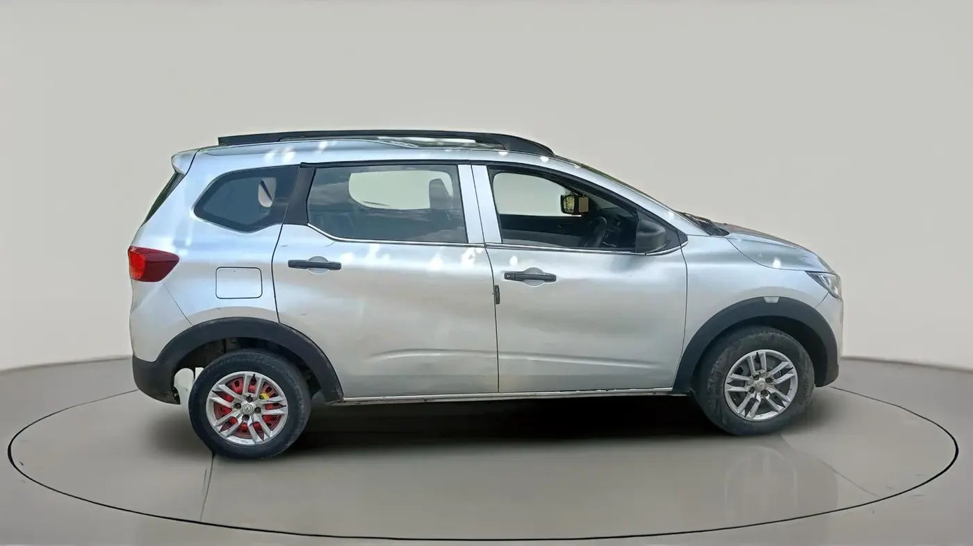 2022 Renault TRIBER RXL MT, Petrol, Manual, 1,17,809 km, exterior