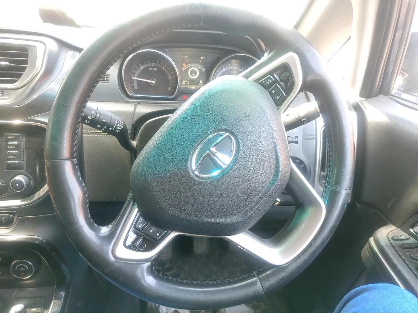 2017 Tata Hexa XT 4X2 6 STR, Diesel, Manual, 1,25,344 km, interior