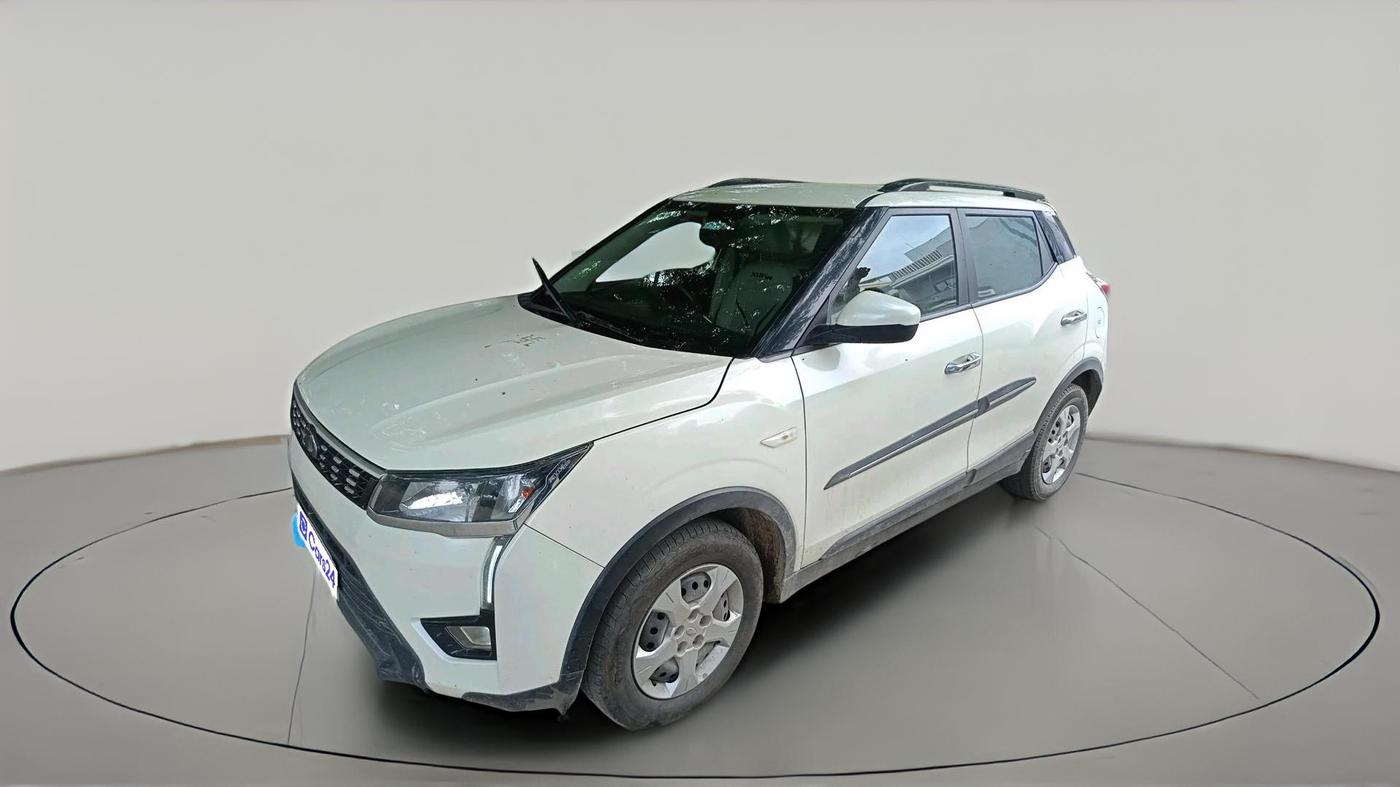2019 Mahindra XUV300 W6 1.2 PETROL, Petrol, Manual, 93,885 km, exterior