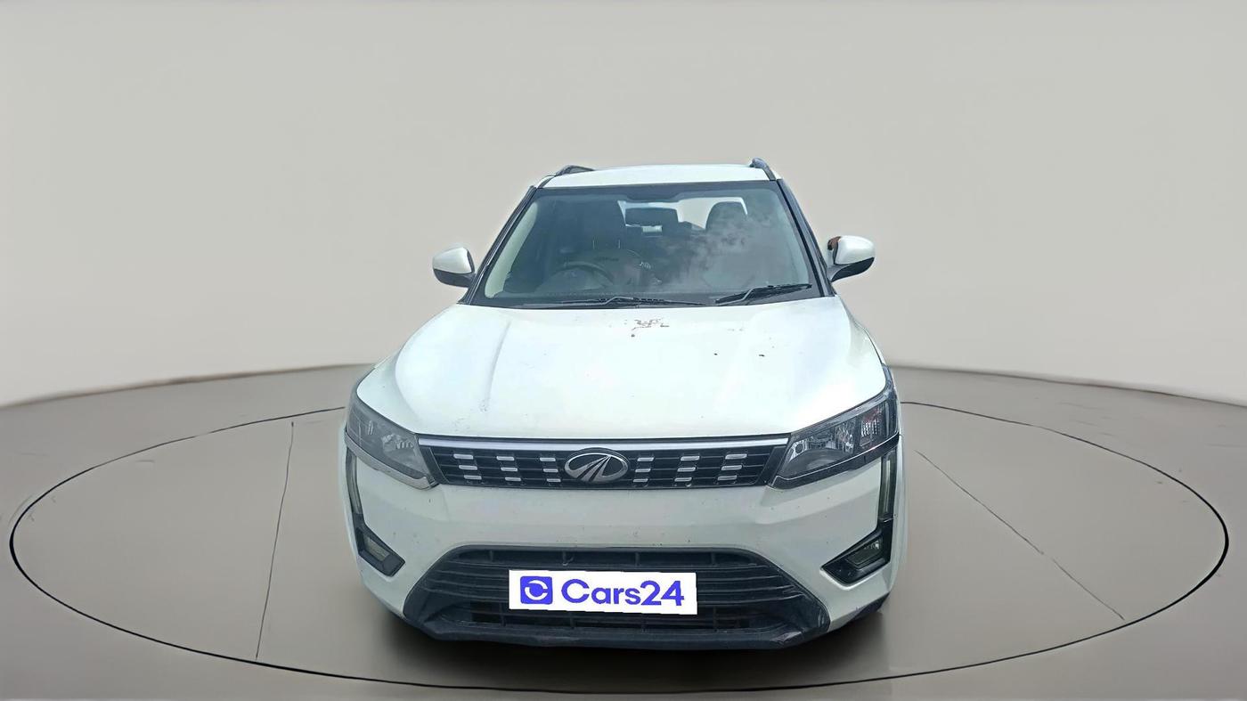 2019 Mahindra XUV300 W6 1.2 PETROL, Petrol, Manual, 93,885 km, exterior