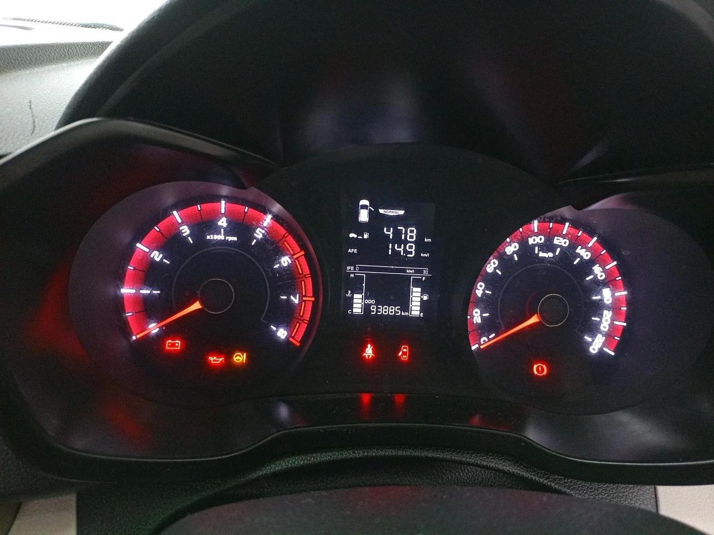 2019 Mahindra XUV300 W6 1.2 PETROL, Petrol, Manual, 93,885 km, interior