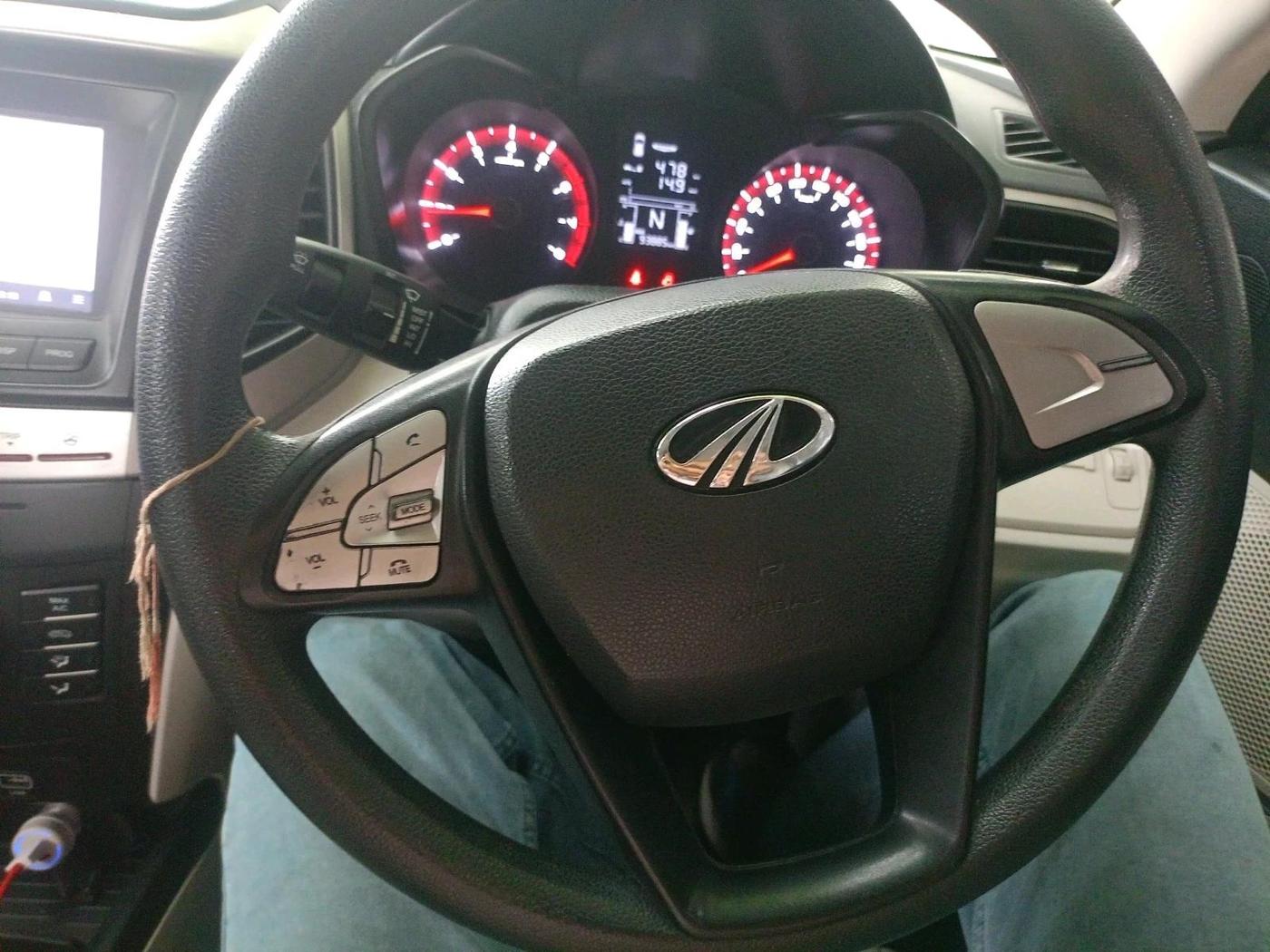 2019 Mahindra XUV300 W6 1.2 PETROL, Petrol, Manual, 93,885 km, interior