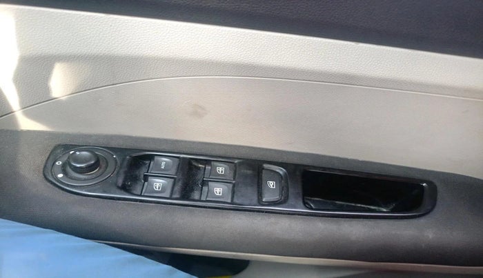 2019 Renault TRIBER RXZ, Petrol, Manual, 1,12,891 km, interior