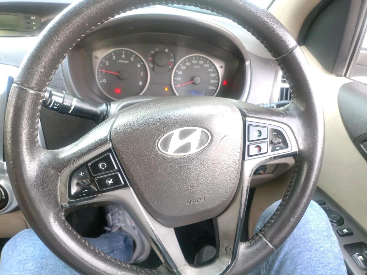 2014 Hyundai i20 SPORTZ 1.2, Petrol, Manual, 92,614 km, interior