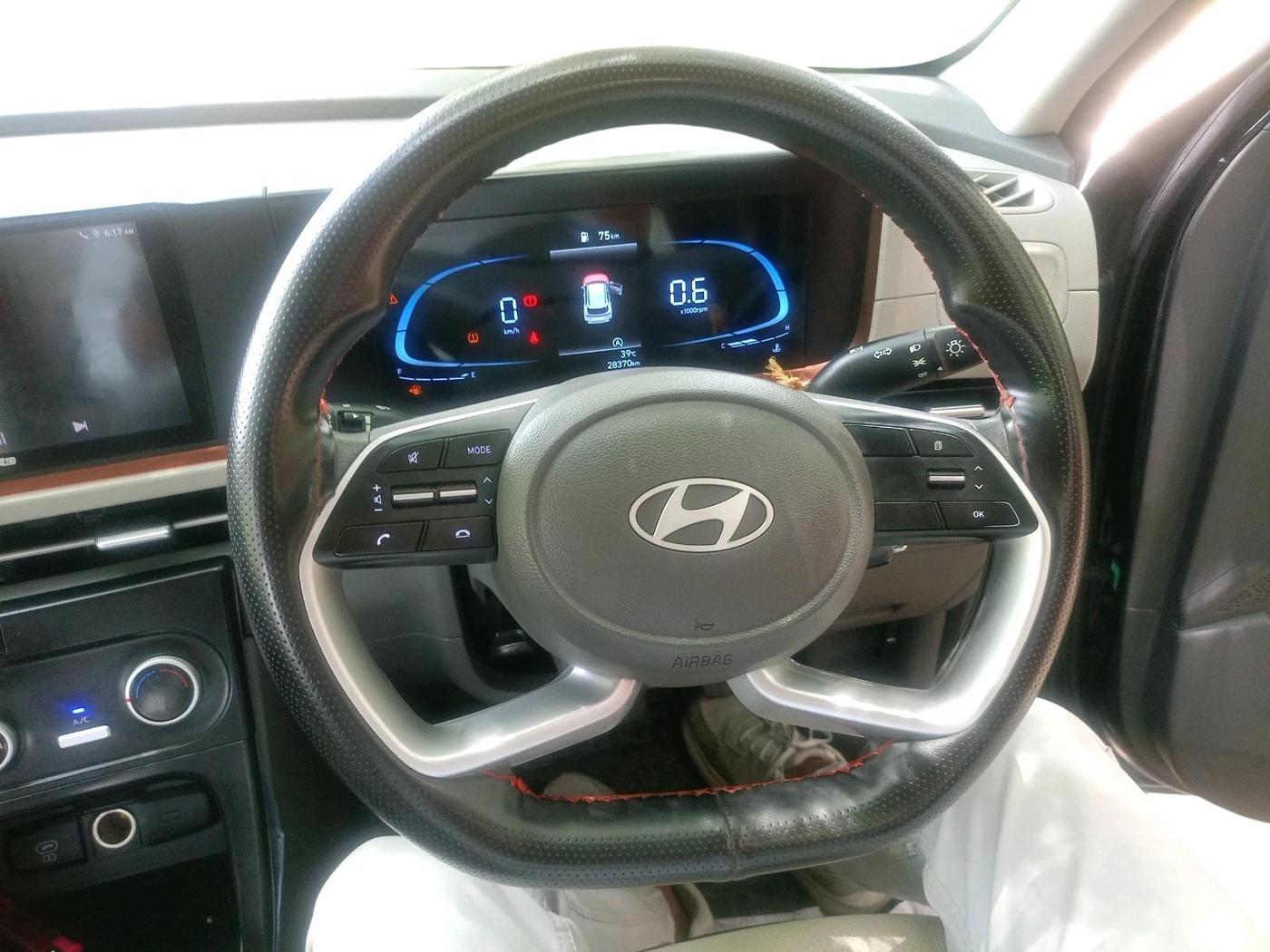 2024 Hyundai Creta E 1.5 PETROL, Petrol, Manual, 28,370 km, interior