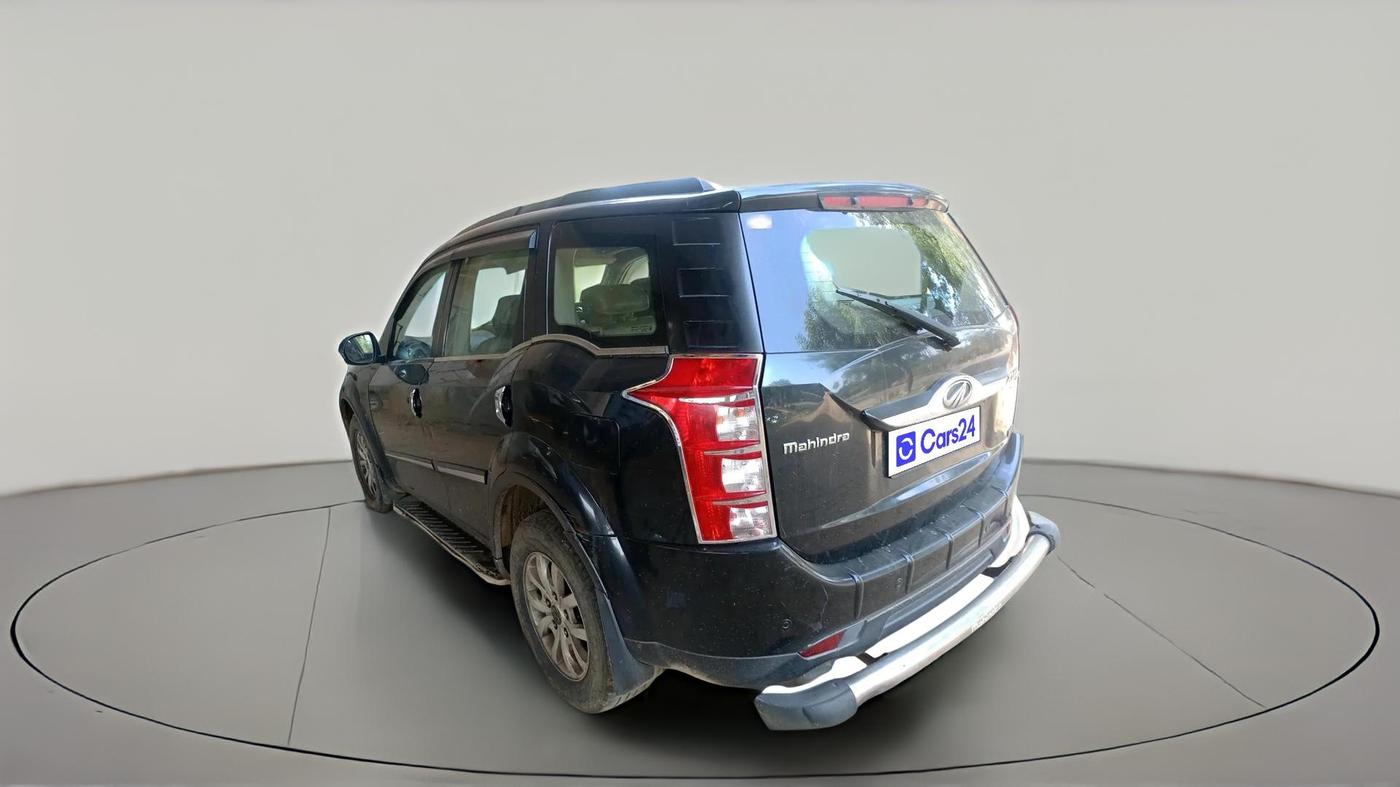 2015 Mahindra XUV500 W10, Diesel, Manual, 1,51,914 km, exterior