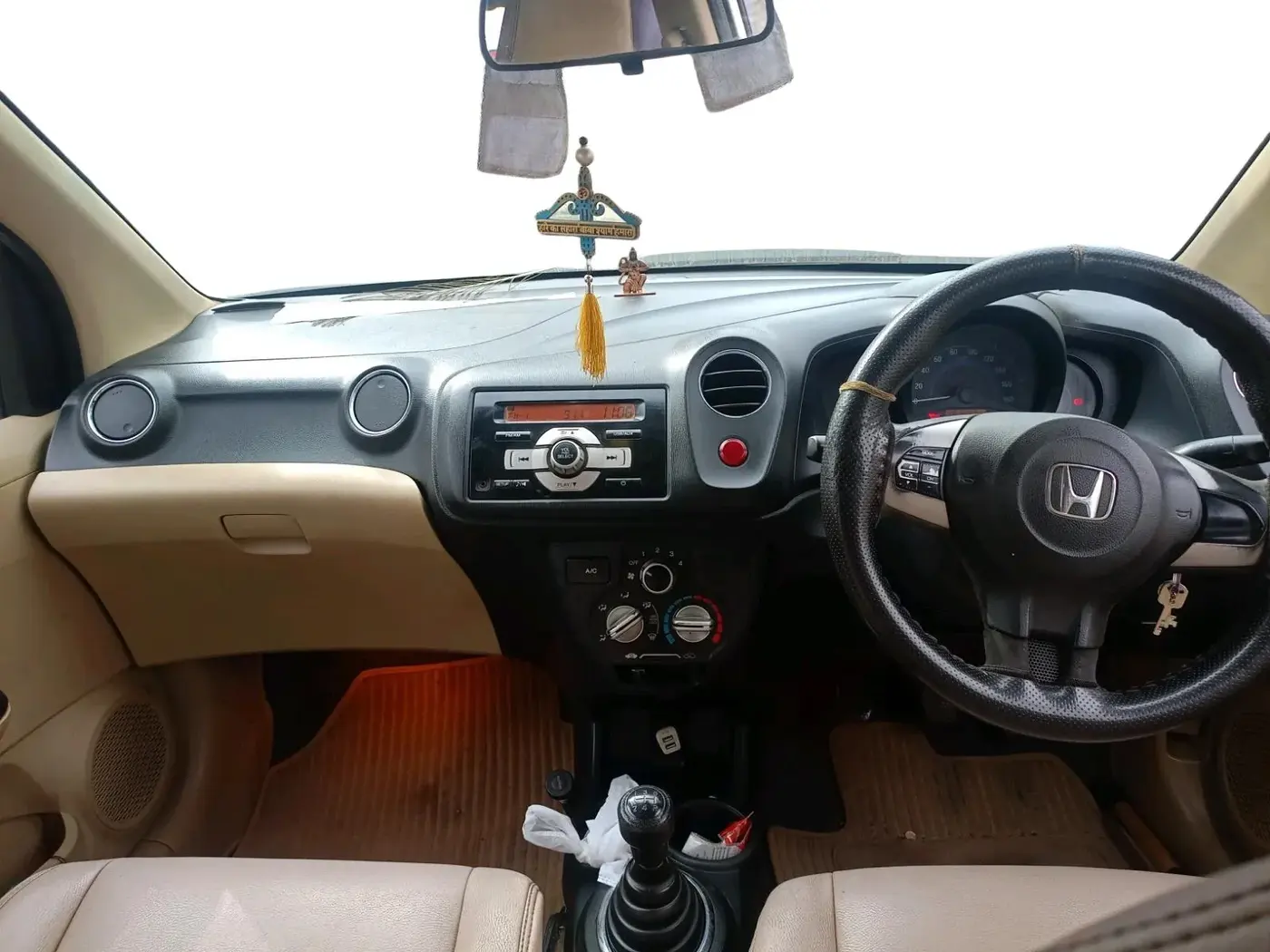 2015 Honda Amaze 1.5L I-DTEC S, Diesel, Manual, 1,31,538 km, interior