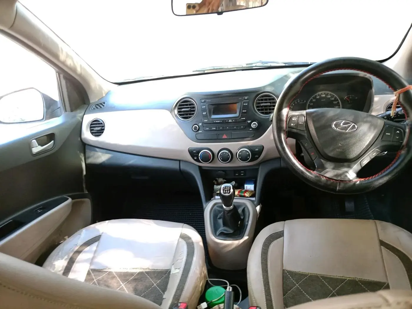 2016 Hyundai Grand i10 SPORTZ 1.2 KAPPA VTVT, Petrol, Manual, 1,09,617 km, interior