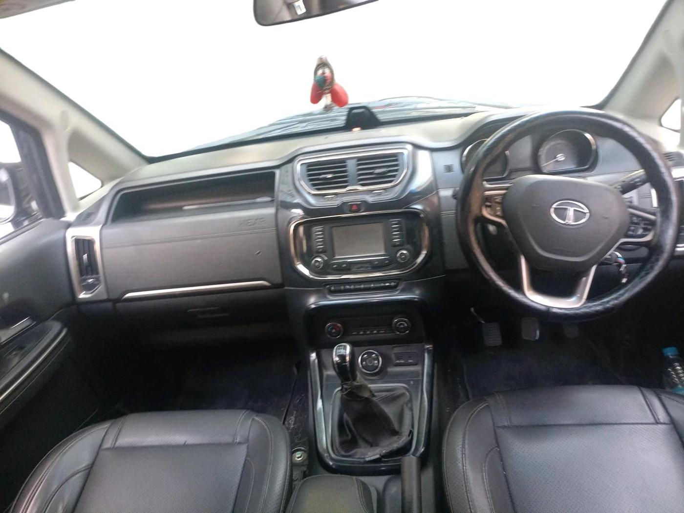 2017 Tata Hexa XT 4X2 7 STR, Diesel, Manual, 2,43,811 km, interior