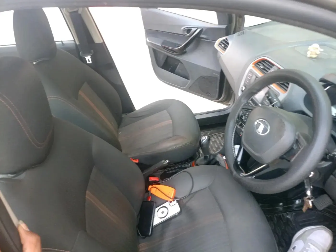 2018 Tata TIAGO NRG PETROL, Petrol, Manual, 52,715 km, interior