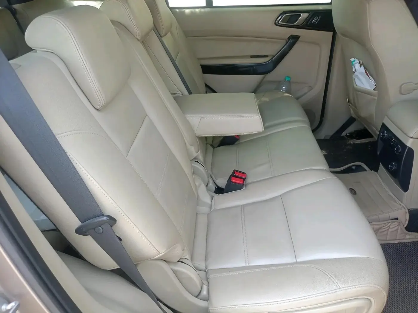 2019 Ford Endeavour TITANIUM PLUS 3.2 4X4 AT SUNROOF, Diesel, Automatic, 98,300 km, interior