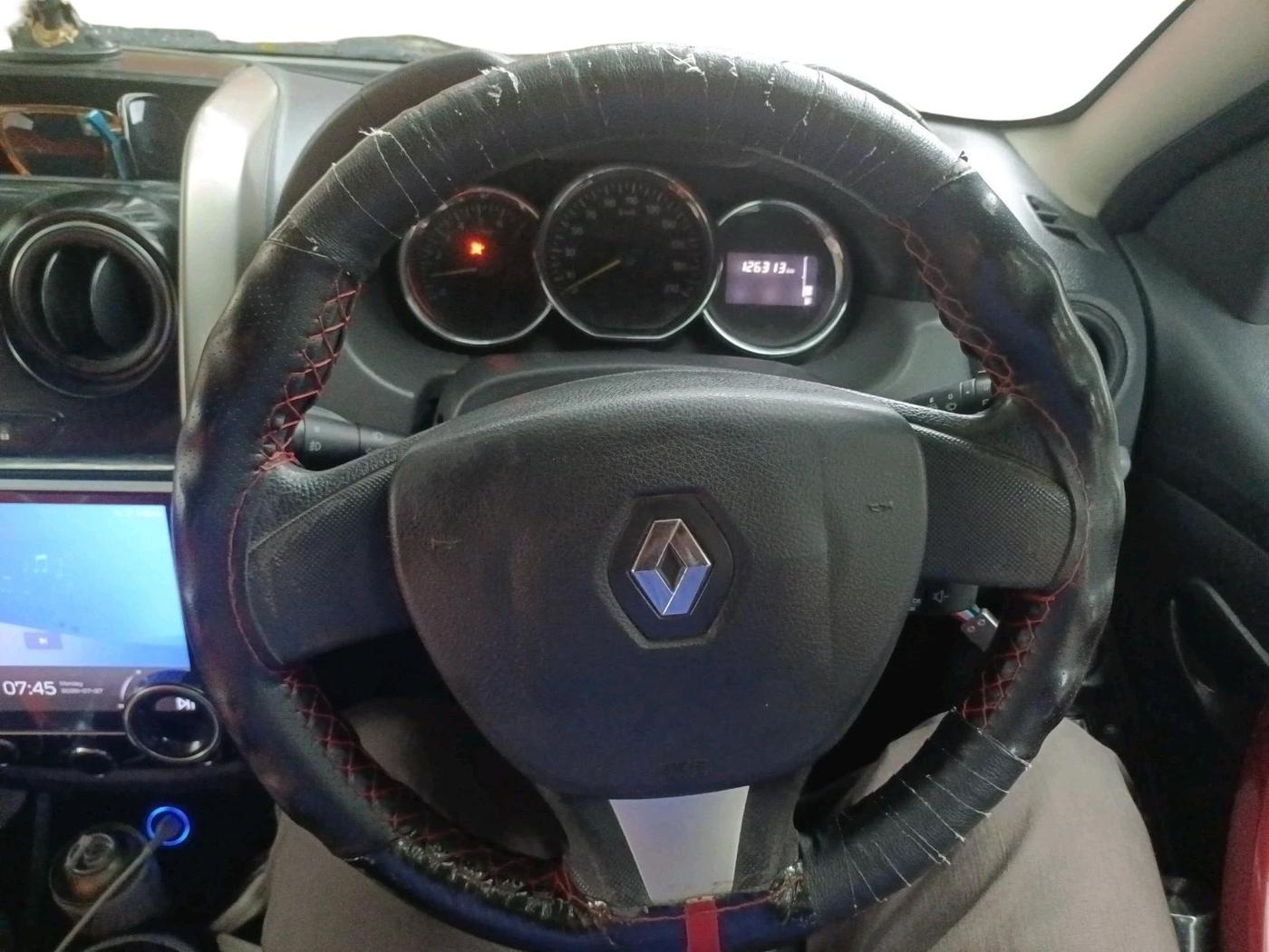 2016 Renault Duster 85 PS RXS MT DIESEL, Diesel, Manual, 1,26,313 km, interior