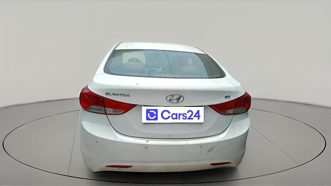 2014 Hyundai New Elantra 1.8 SX MT VTVT, Petrol, Manual, 2,16,103 km, exterior