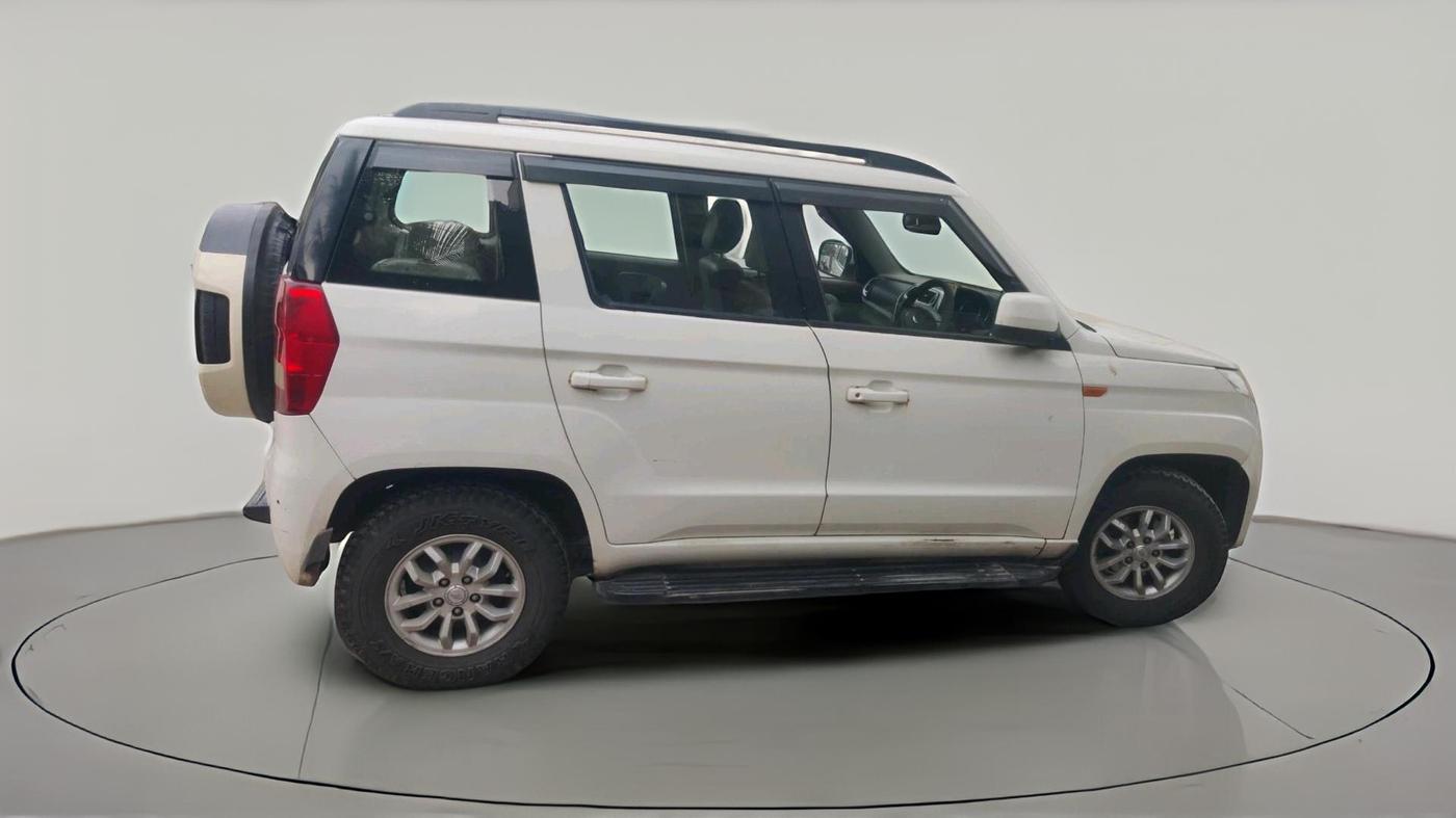 2017 Mahindra TUV300 T8, Diesel, Manual, 2,08,169 km, exterior