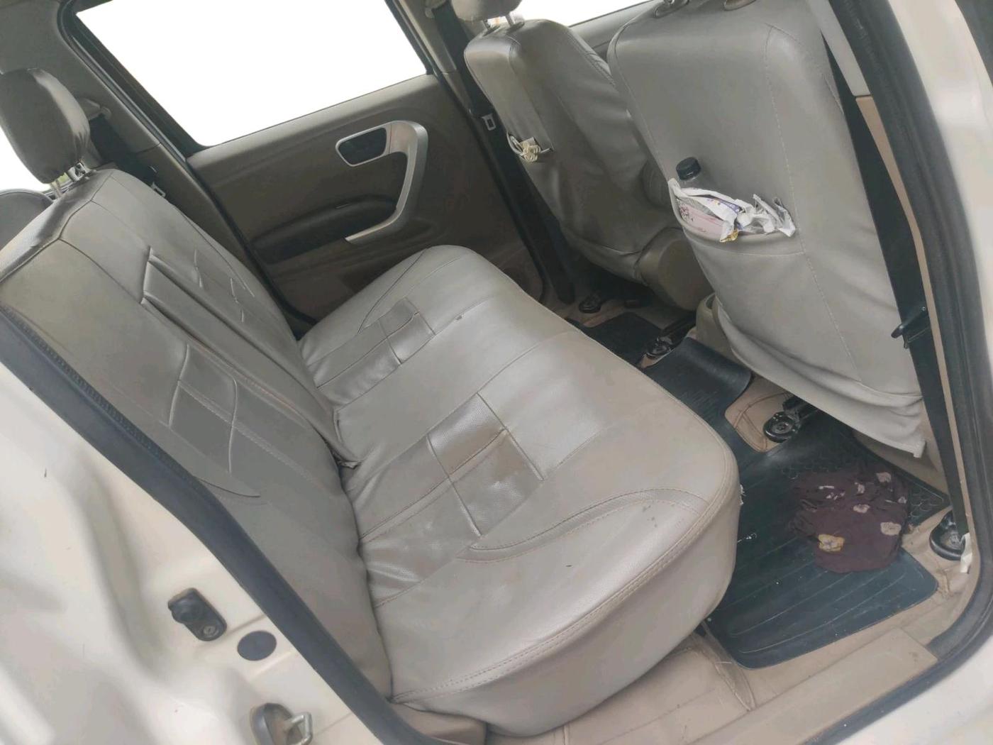 2017 Mahindra TUV300 T8, Diesel, Manual, 2,08,169 km, interior