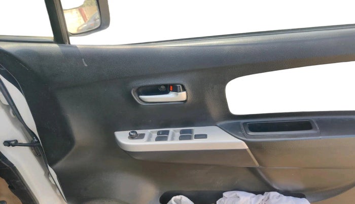 2016 Maruti Wagon R 1.0 VXI, CNG, Manual, 90,053 km, interior