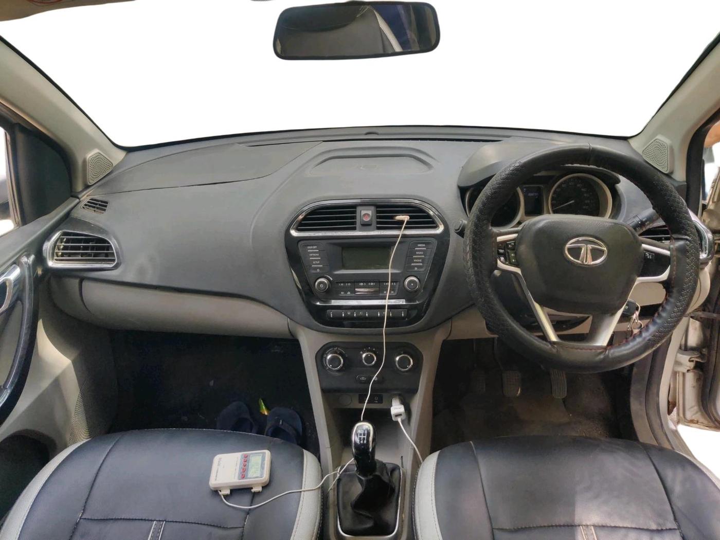 2017 Tata Tiago XZ PETROL, Petrol, Manual, 88,650 km, interior