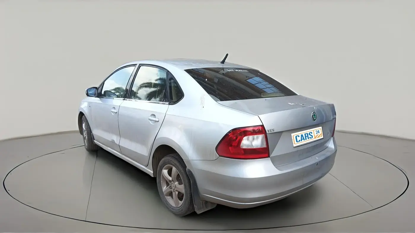 2013 Skoda Rapid ELEGANCE 1.6 TDI CR MT, Diesel, Manual, 1,60,113 km, exterior