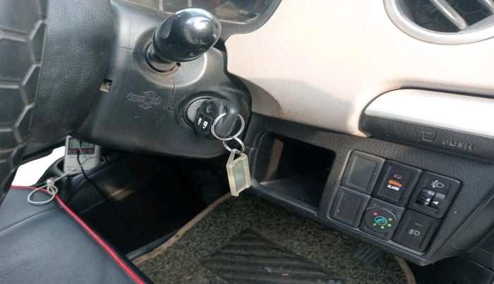 2015 Maruti Wagon R 1.0 VXI, CNG, Manual, 95,638 km, interior