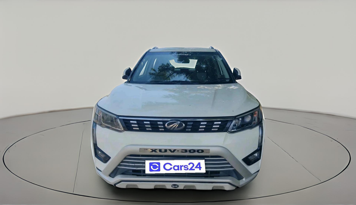 2019 Mahindra XUV300 W8 1.5 DIESEL, Diesel, Manual, 1,36,867 km, exterior