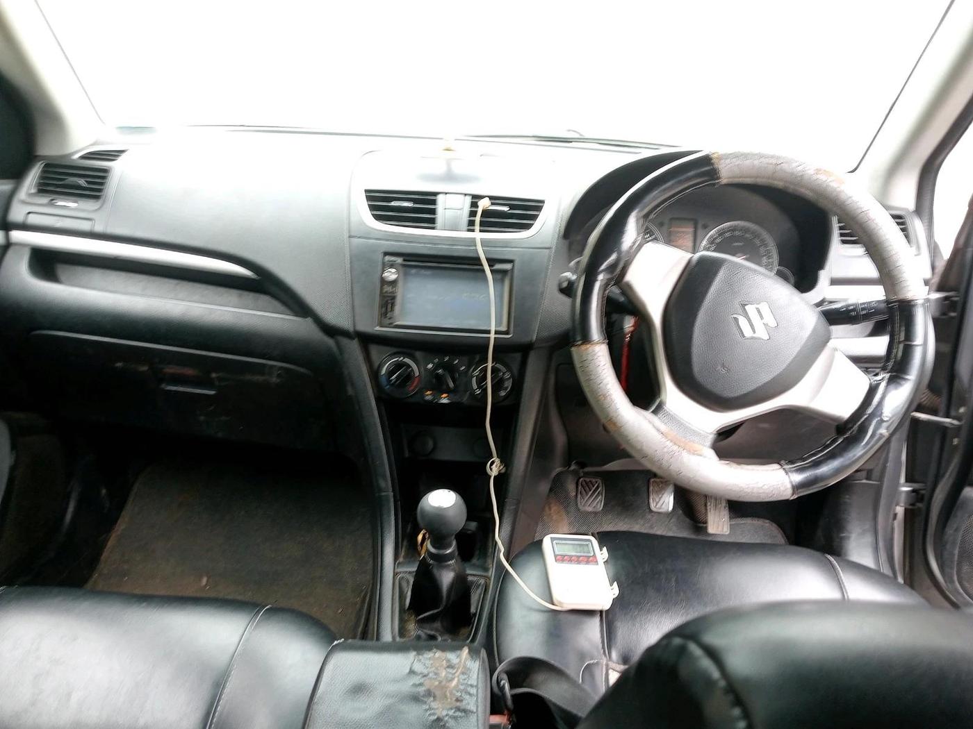 2014 Maruti Swift VXI, Petrol, Manual, 71,642 km, interior