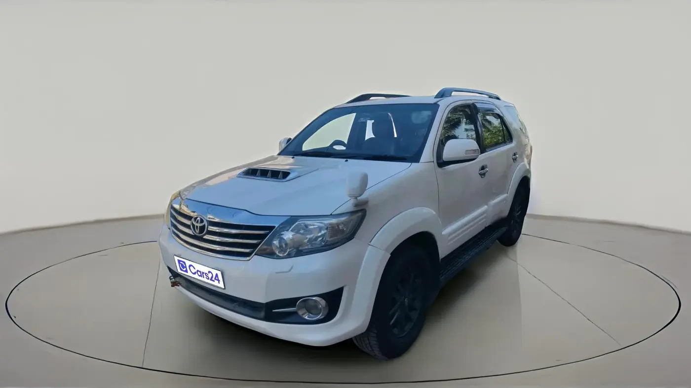 2016 Toyota Fortuner 3.0 4X2 AT, Diesel, Automatic, 2,52,000 km, exterior
