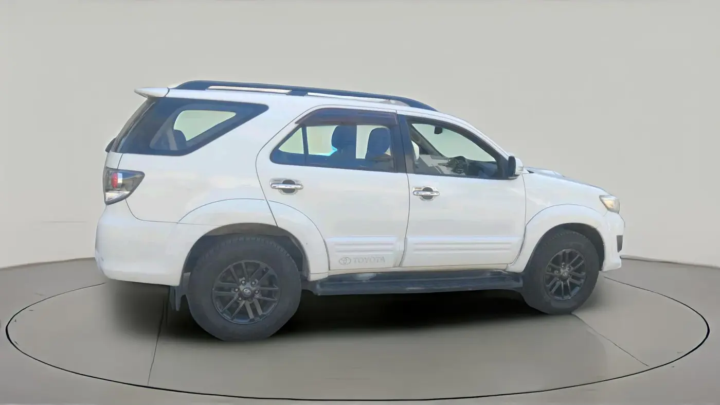 2016 Toyota Fortuner 3.0 4X2 AT, Diesel, Automatic, 2,52,000 km, exterior