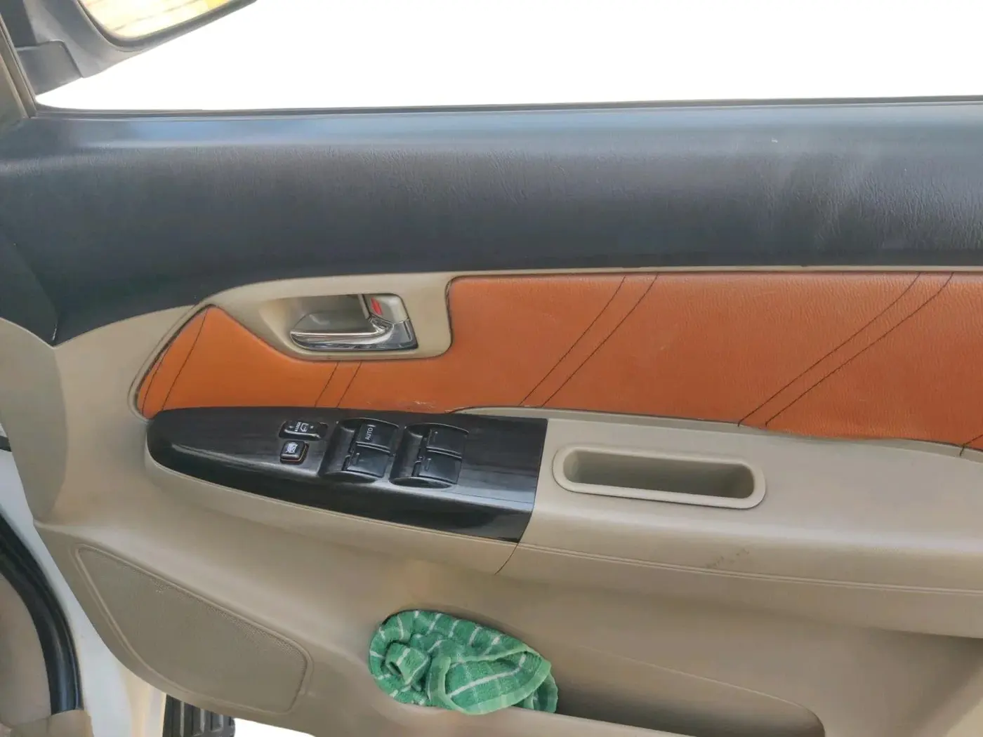 2016 Toyota Fortuner 3.0 4X2 AT, Diesel, Automatic, 2,52,000 km, interior