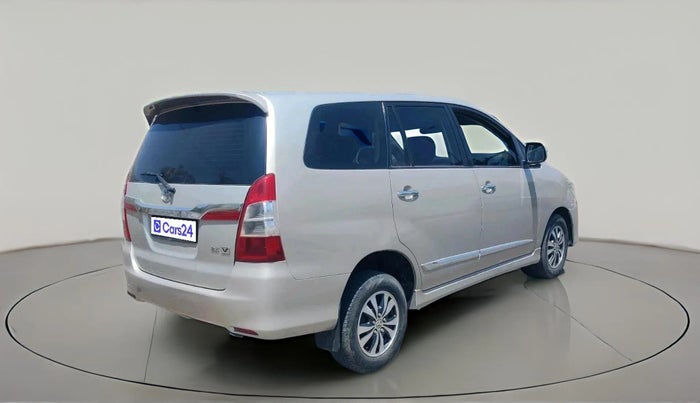 2015 Toyota Innova 2.5 VX 7 STR, Diesel, Manual, 1,03,101 km, exterior
