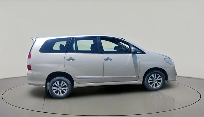 2015 Toyota Innova 2.5 VX 7 STR, Diesel, Manual, 1,03,101 km, exterior