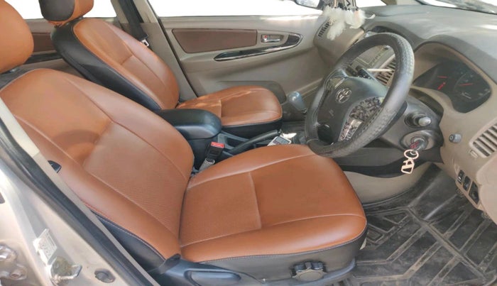 2015 Toyota Innova 2.5 VX 7 STR, Diesel, Manual, 1,03,101 km, interior