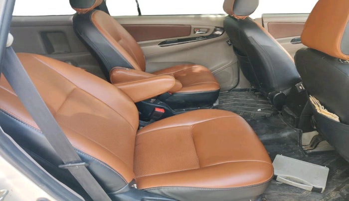 2015 Toyota Innova 2.5 VX 7 STR, Diesel, Manual, 1,03,101 km, interior