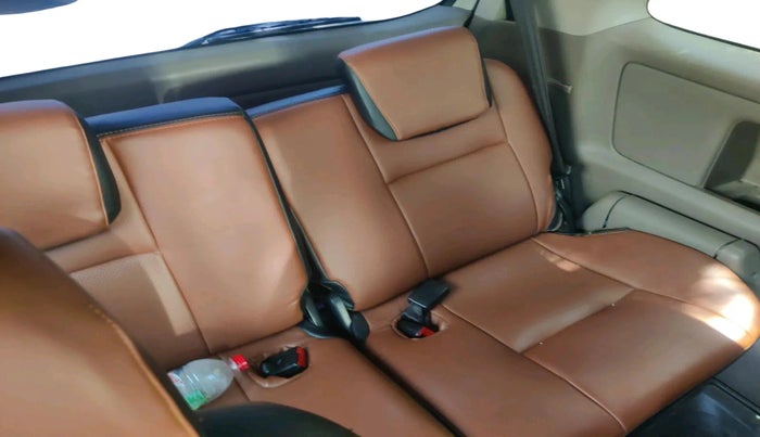 2015 Toyota Innova 2.5 VX 7 STR, Diesel, Manual, 1,03,101 km, interior