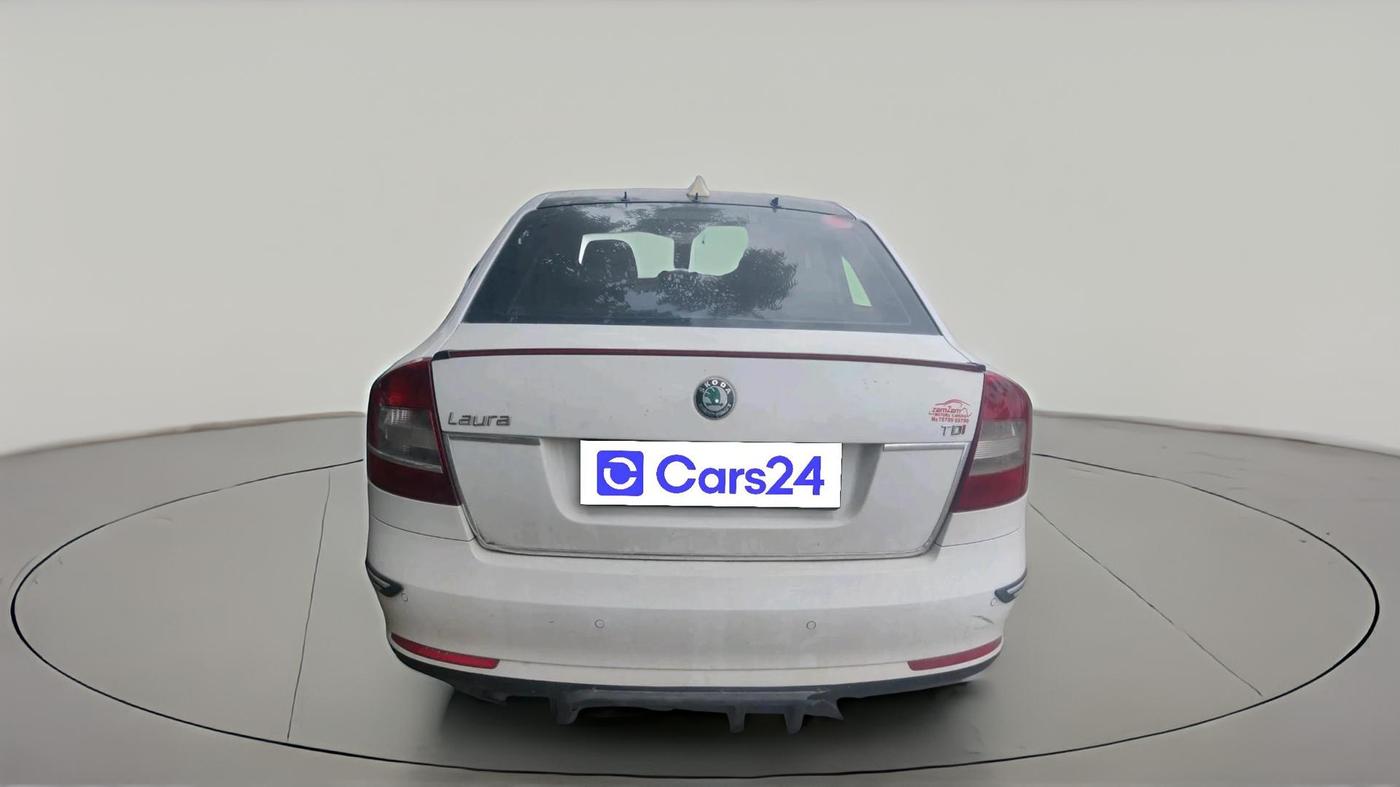 2011 Skoda Laura AMBIENTE 1.9 TDI AT, Diesel, Automatic, 1,15,128 km, exterior