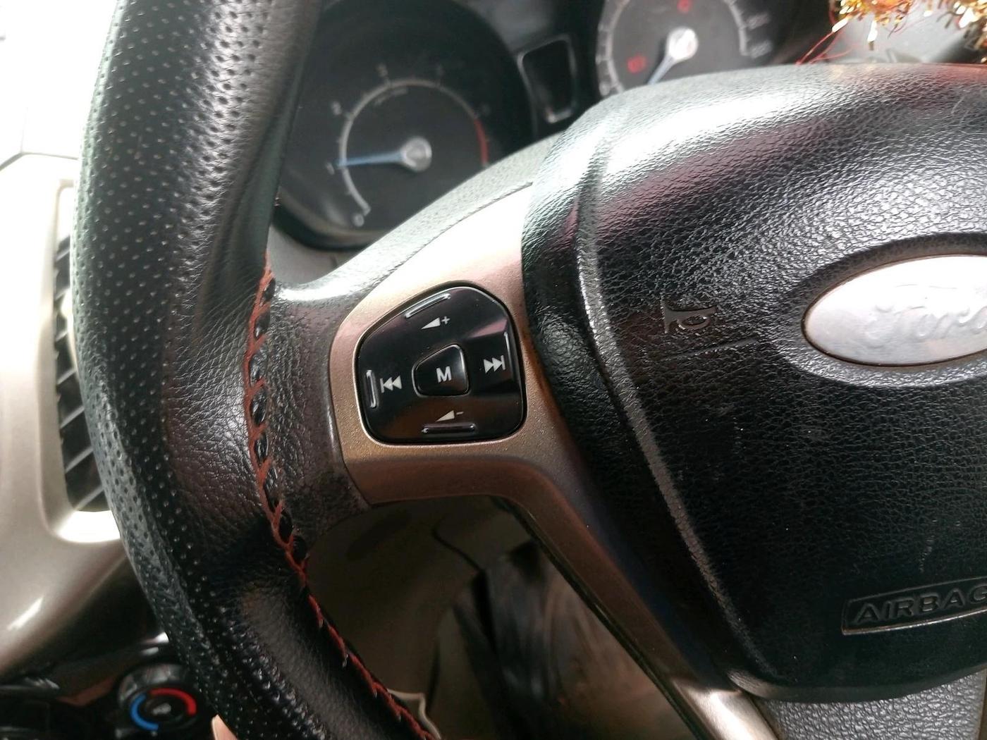 2013 Ford Ecosport TREND 1.5L DIESEL, Diesel, Manual, 1,93,887 km, interior