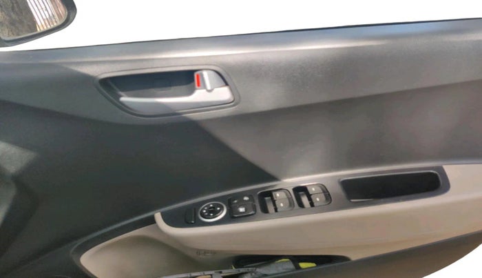 2017 Hyundai Xcent S 1.2, Petrol, Manual, 90,365 km, interior