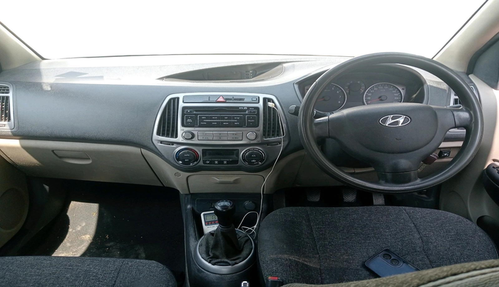 2013 Hyundai i20 MAGNA (O) 1.2, CNG, Manual, 1,24,429 km, interior